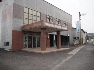 ピースフルホール